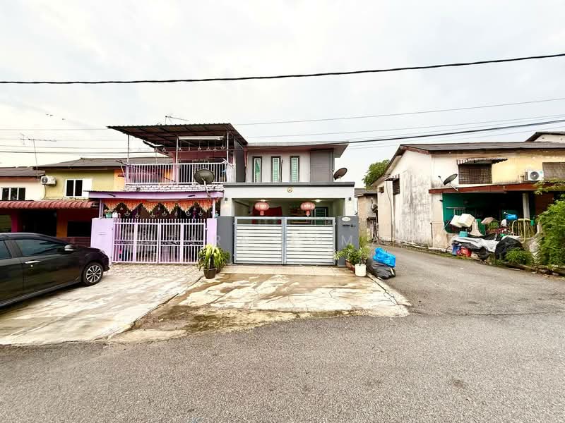 2-storey Terraced House for Sale in Taman Sri Semenyih (Semenyih) - Azira Ahmad - Exterior - PropertyGuru.com.my