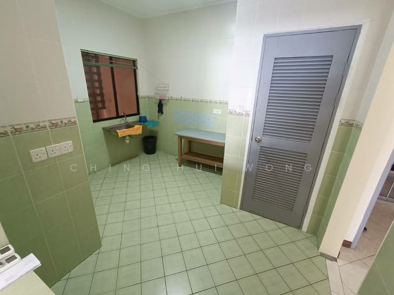 Condominium for Sale at Marina Court Resort Condominium - Ching Hui Wong - Kitchen - PropertyGuru.com.my