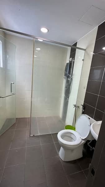 Kondominium untuk Disewa di Loyal Garden Residences - Jeff Tan - Bathroom - PropertyGuru.com.my