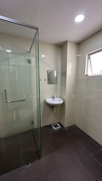 Kondominium untuk Disewa di Loyal Garden Residences - Jeff Tan - Bathroom - PropertyGuru.com.my