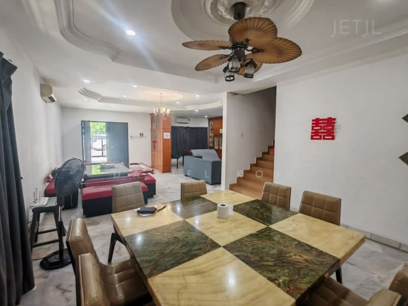 Semi-Detached House for Sale in Taman Mesra (Klang) - Daniel Kok - Living Room - PropertyGuru.com.my