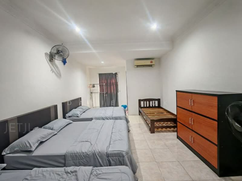 Semi-Detached House for Sale in Taman Mesra (Klang) - Daniel Kok - Bedroom - PropertyGuru.com.my