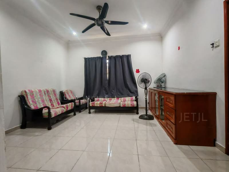 Semi-Detached House for Sale in Taman Mesra (Klang) - Daniel Kok - Living Room - PropertyGuru.com.my