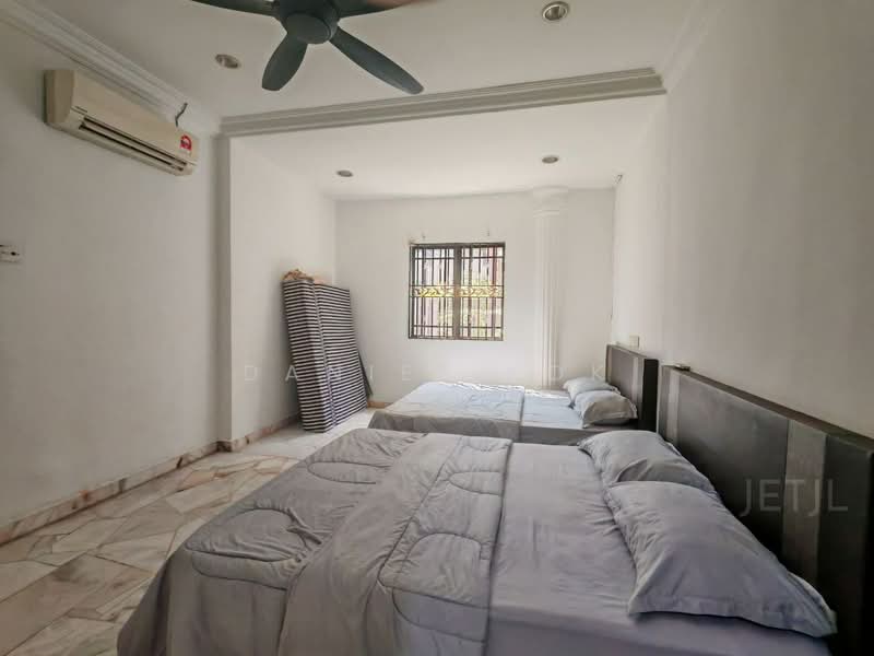 Semi-Detached House for Sale in Taman Mesra (Klang) - Daniel Kok - Bedroom - PropertyGuru.com.my