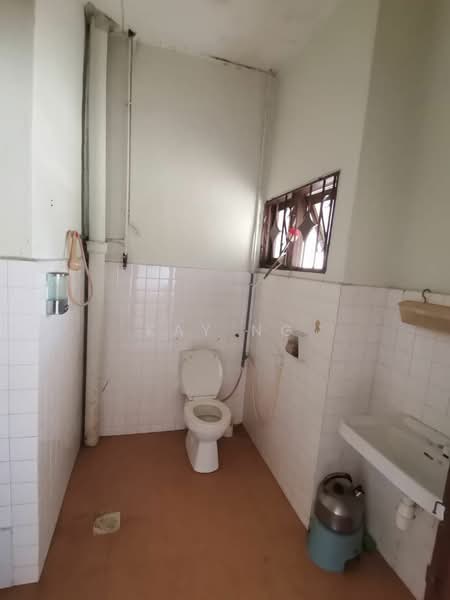 Rumah Teres 2 Tingkat untuk Dijual di Bandar Baru Permas Jaya (Permas Jaya) - Kay Ng - Bathroom - PropertyGuru.com.my