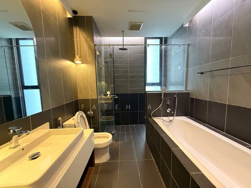 Kondominium untuk Disewa di The Estate - Fateh AL - Bathroom - PropertyGuru.com.my