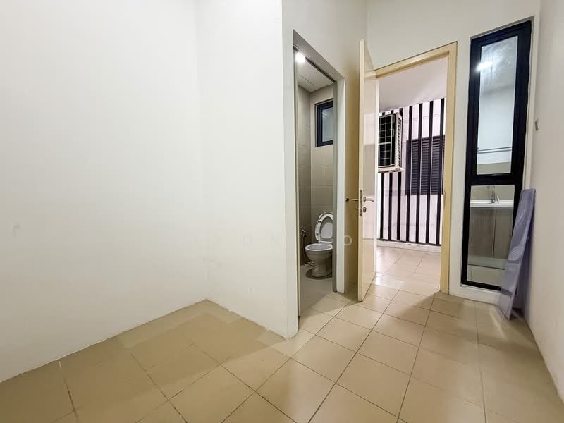 Service Residence for Rent at Tropicana Gardens - Dixon Loh - Utility/Maid Room - PropertyGuru.com.my