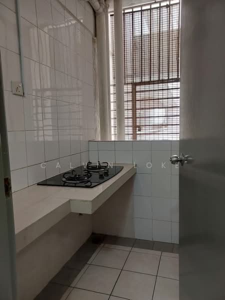 Condominium for Sale at Cova Suites - Calvin Loke - Kitchen - PropertyGuru.com.my