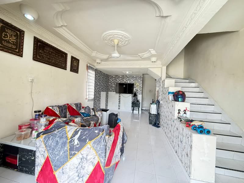 2-storey Terraced House for Sale in Taman Anggerik (Johor Bahru) - Mandy Goh Siew Li - Living Room - PropertyGuru.com.my