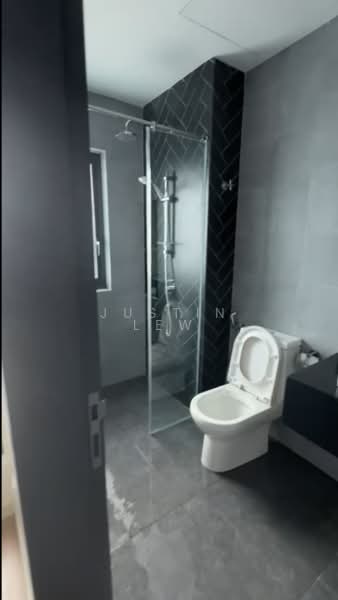 Servis Apartment untuk Disewa di Sunway Velocity TWO - Justin Lew - Bathroom - PropertyGuru.com.my