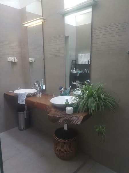 Rumah Banglo untuk Dijual di Sungai Buloh (Selangor) - Annie Chong - Bathroom - PropertyGuru.com.my