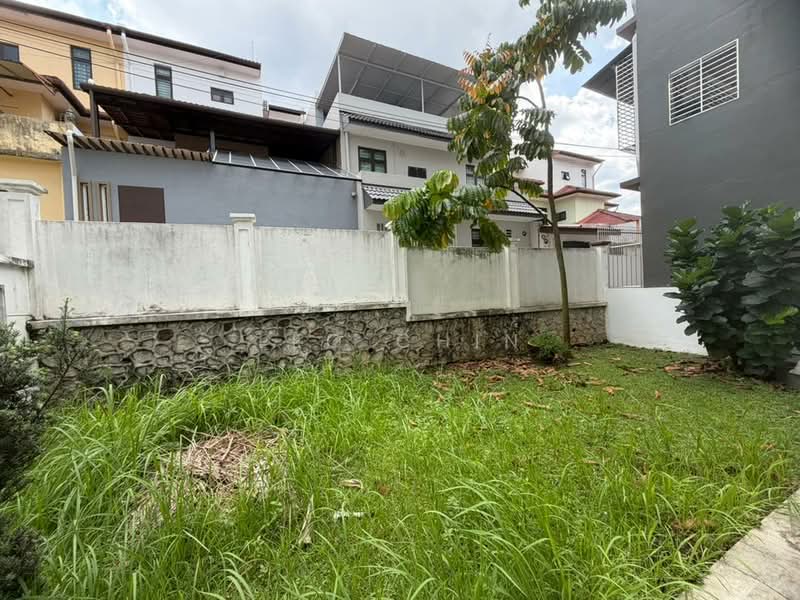 Rumah Teres untuk Dijual di Serdang (Seri Kembangan) - Leo Chin - Exterior - PropertyGuru.com.my