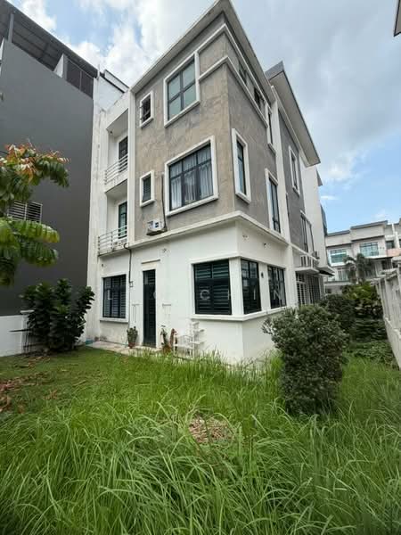 Rumah Teres untuk Dijual di Serdang (Seri Kembangan) - Leo Chin - PropertyGuru.com.my
