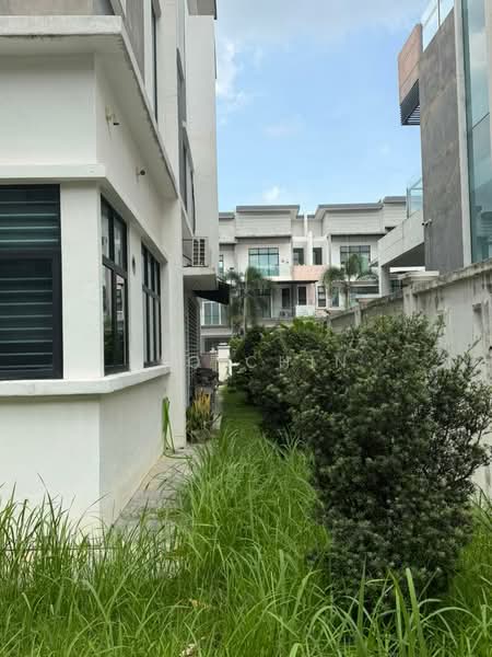 Rumah Teres untuk Dijual di Serdang (Seri Kembangan) - Leo Chin - PropertyGuru.com.my
