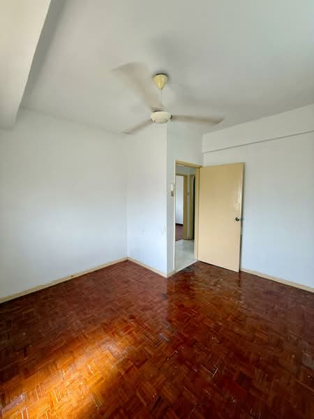 Apartment for Sale at Cempaka Apartment - Matthew Chin - Bilik Tidur 1 - PropertyGuru.com.my