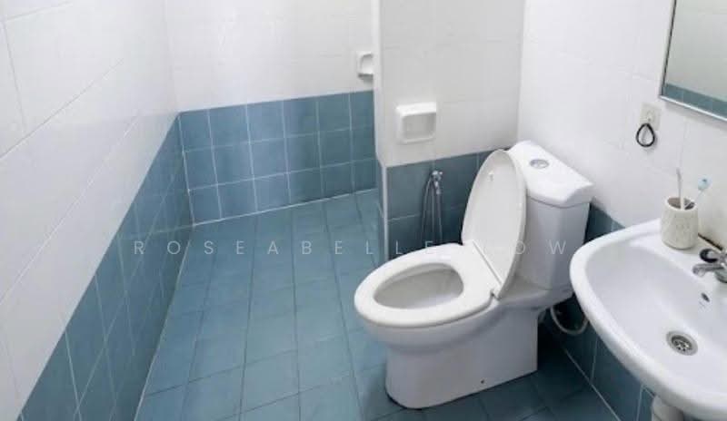 Kondominium untuk Dijual di Fortune Park (Suria Perdana) - Roseabelle Low - Bathroom - PropertyGuru.com.my
