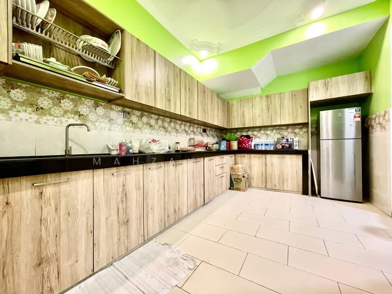 2-storey Terraced House for Sale in Seksyen 8 (Bangi) - Mahzah Mohd Rapiee - Kitchen - PropertyGuru.com.my