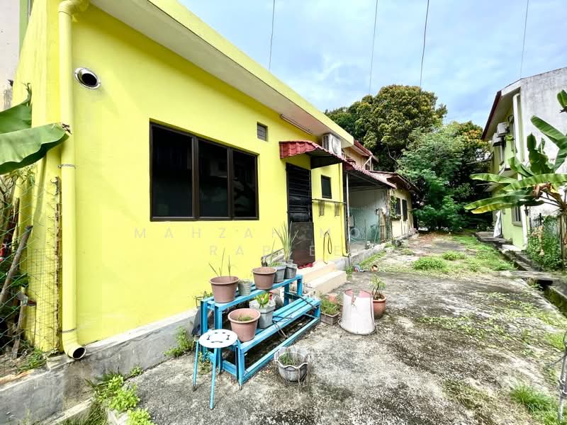 2-storey Terraced House for Sale in Seksyen 8 (Bangi) - Mahzah Mohd Rapiee - Exterior - PropertyGuru.com.my