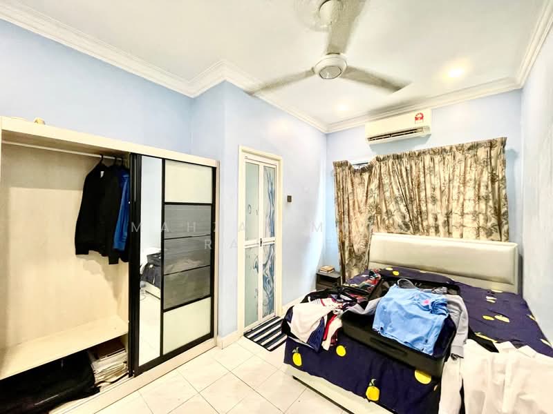 2-storey Terraced House for Sale in Seksyen 8 (Bangi) - Mahzah Mohd Rapiee - Bedroom - PropertyGuru.com.my