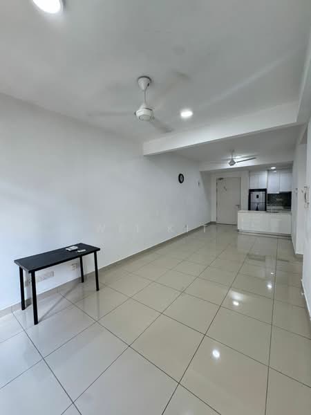 Servis Apartment untuk Disewa di Utropolis Suites 2 - Wei Kit - Living Room - PropertyGuru.com.my