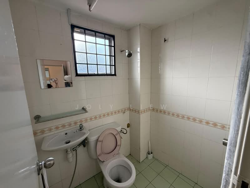Rumah Teres 2 Tingkat untuk Disewa di Bandar Damai Perdana (Cheras) - Joly Liew - Bathroom - PropertyGuru.com.my