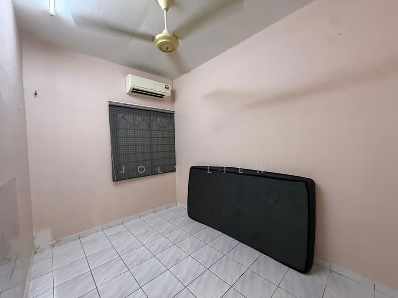 Rumah Teres 2 Tingkat untuk Disewa di Bandar Damai Perdana (Cheras) - Joly Liew - Bedroom - PropertyGuru.com.my