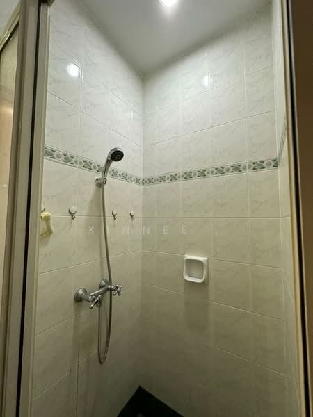Condominium for Rent at Gurney Beach Resort - Xinnee . - Bathroom - PropertyGuru.com.my