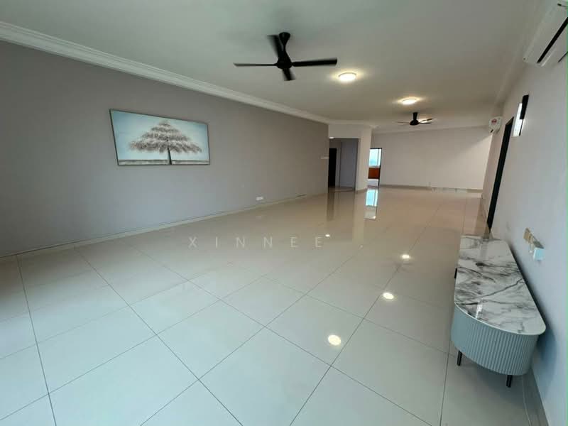 Kondominium untuk Disewa di Gurney Beach Resort - Xinnee . - Living Room - PropertyGuru.com.my