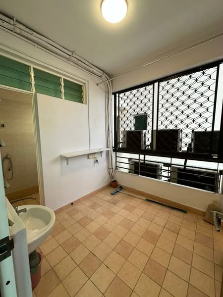 Kondominium untuk Disewa di Gurney Beach Resort - Xinnee . - Balcony - PropertyGuru.com.my