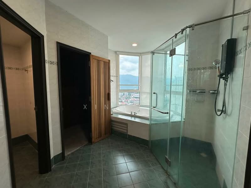 Kondominium untuk Disewa di Gurney Beach Resort - Xinnee . - Bathroom - PropertyGuru.com.my