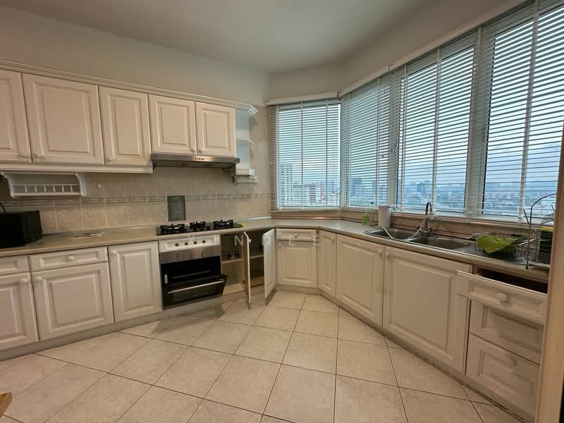 Condominium for Rent at Gurney Beach Resort - Xinnee . - Kitchen - PropertyGuru.com.my