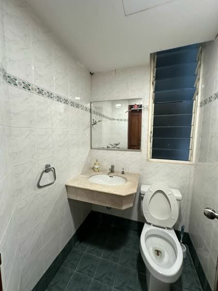 Condominium for Rent at Gurney Beach Resort - Xinnee . - Bathroom - PropertyGuru.com.my