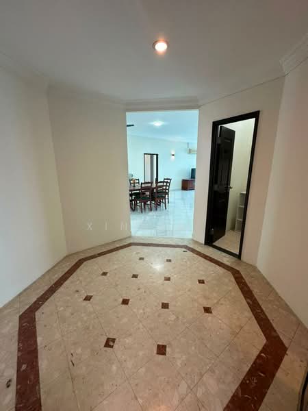 Condominium for Rent at Gurney Beach Resort - Xinnee . - Corridor - PropertyGuru.com.my