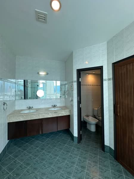 Condominium for Rent at Gurney Beach Resort - Xinnee . - Bathroom - PropertyGuru.com.my