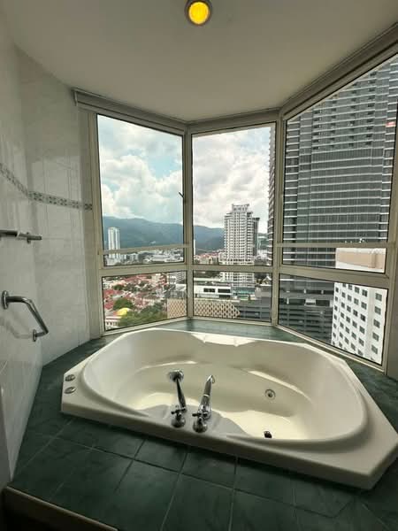 Condominium for Rent at Gurney Beach Resort - Xinnee . - Bathroom - PropertyGuru.com.my