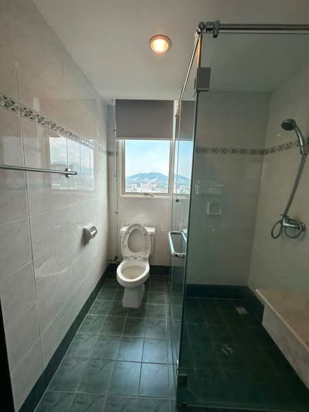 Condominium for Rent at Gurney Beach Resort - Xinnee . - Bathroom - PropertyGuru.com.my