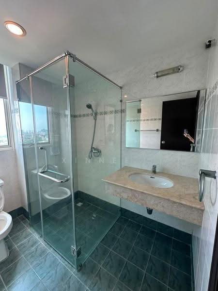 Condominium for Rent at Gurney Beach Resort - Xinnee . - Bathroom - PropertyGuru.com.my