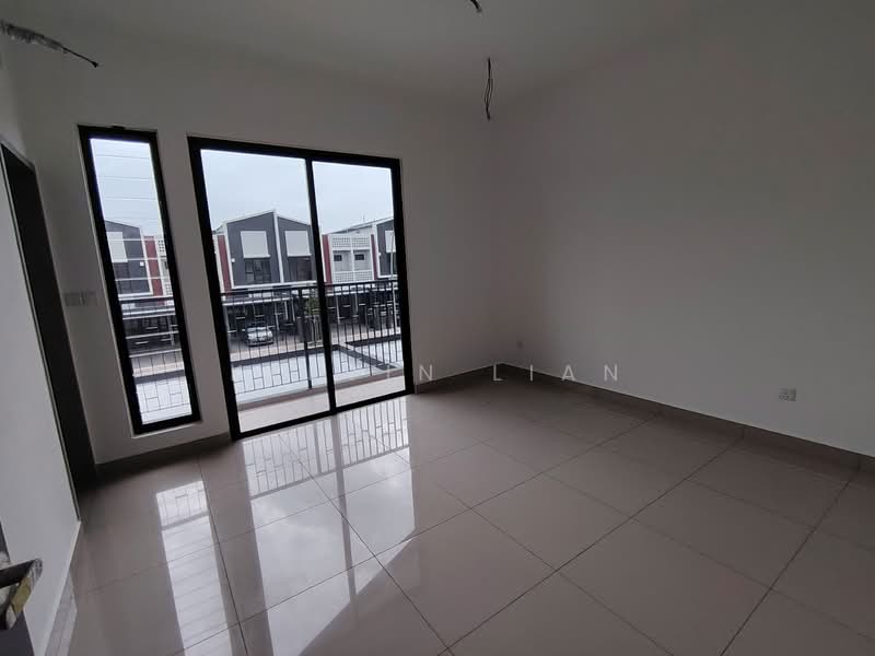 Rumah Bandar untuk Dijual di Shah Alam (Selangor) - Kelvin Lian - Master Bedroom - PropertyGuru.com.my