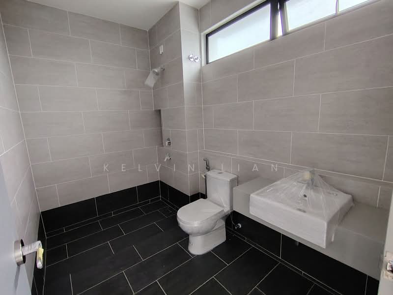 Rumah Bandar untuk Dijual di Shah Alam (Selangor) - Kelvin Lian - Bathroom - PropertyGuru.com.my