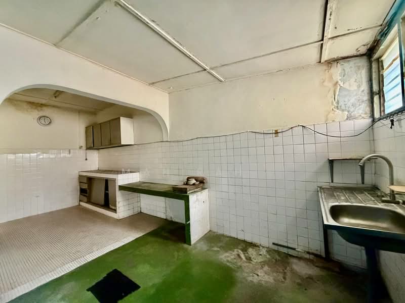 1-storey Terraced House for Sale in Kelana Jaya (Petaling Jaya) - Mahirah . - Kitchen - PropertyGuru.com.my