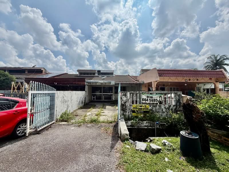 1-storey Terraced House for Sale in Kelana Jaya (Petaling Jaya) - Mahirah . - Exterior - PropertyGuru.com.my