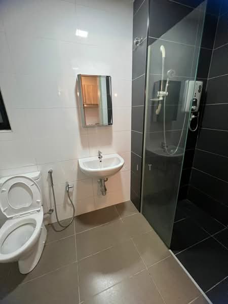 Service Residence for Rent at Utropolis Suites 2 - Wei Kit - Bathroom - PropertyGuru.com.my