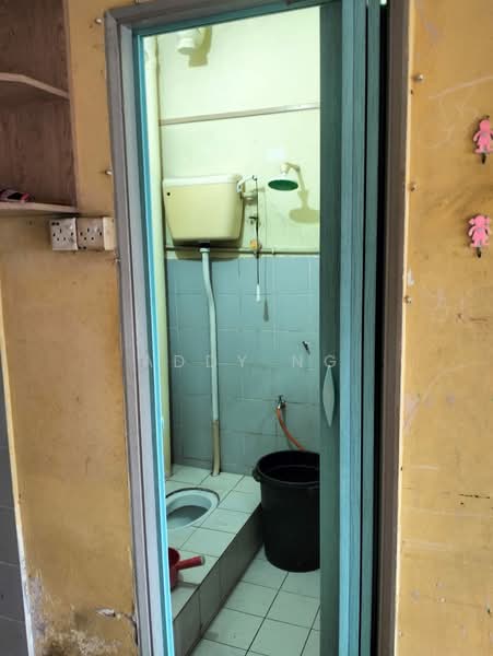 Flat for Sale at Taman Bukit Kenangan - Addy Ng - Bathroom - PropertyGuru.com.my