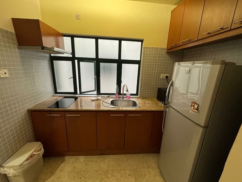 Kondominium untuk Disewa di 10 Semantan Suites - Jason Low - Kitchen - PropertyGuru.com.my