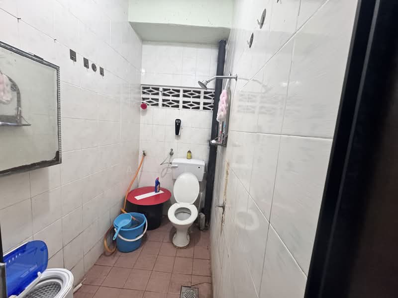 1-storey Terraced House for Sale in Taman Maluri (Cheras) - Angel Ng - Bathroom - PropertyGuru.com.my