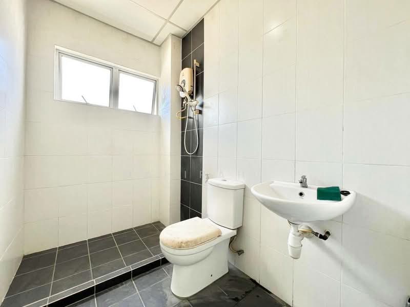 3-storey Terraced House for Sale in Taman Aman Permai (Bangi) - Mahirah . - Bathroom - PropertyGuru.com.my