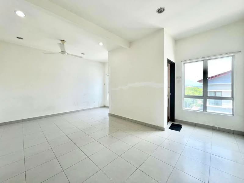 3-storey Terraced House for Sale in Taman Aman Permai (Bangi) - Mahirah . - Living Room - PropertyGuru.com.my