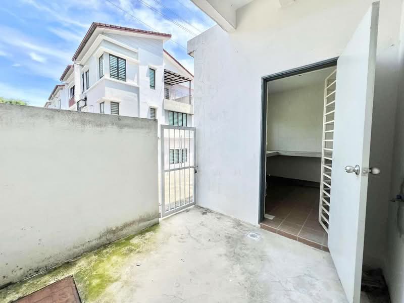 3-storey Terraced House for Sale in Taman Aman Permai (Bangi) - Mahirah . - Exterior - PropertyGuru.com.my