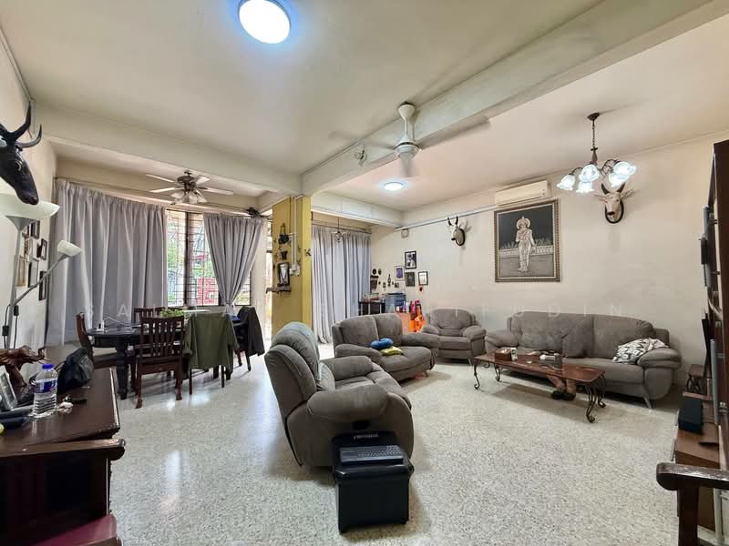 Rumah Teres 2 Tingkat untuk Dijual di Seputeh (Kuala Lumpur) - Salman Sharifudin - Living Room - PropertyGuru.com.my
