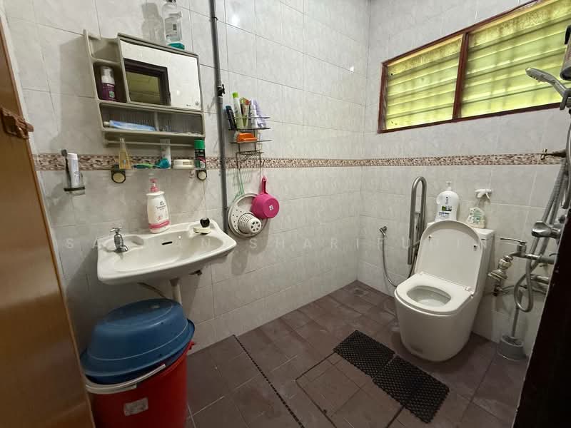 Rumah Teres 2 Tingkat untuk Dijual di Seputeh (Kuala Lumpur) - Salman Sharifudin - Bathroom - PropertyGuru.com.my